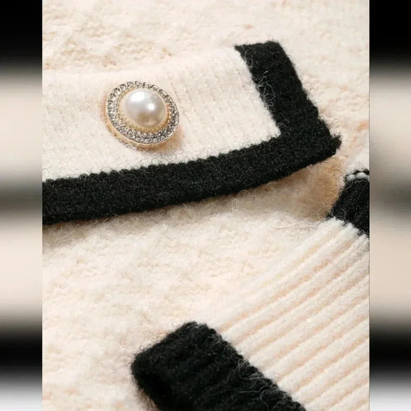 Contrast Trim Button Front Cardigan - Picture 2 of 9